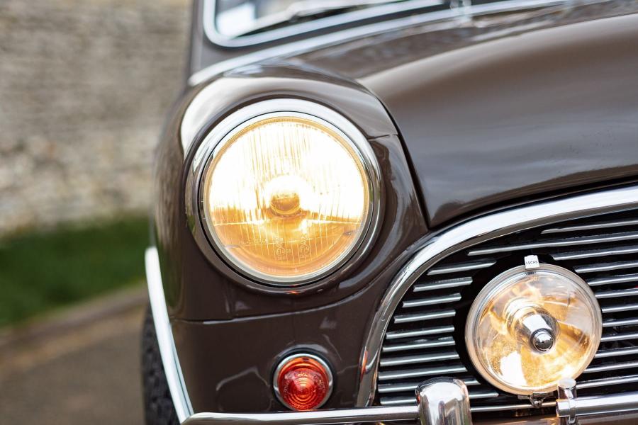 Детали экстерьера Austin Mini Cooper Radford (ADO15) 1965 года  (фото 20 из 20)
